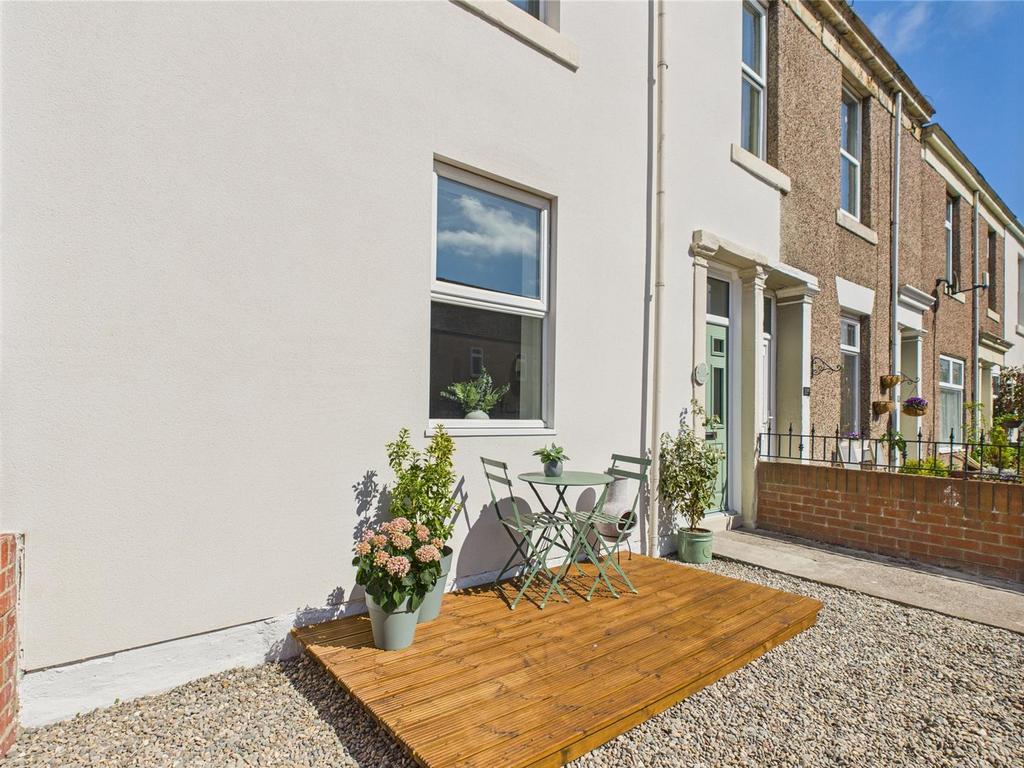 Front garden.jpg