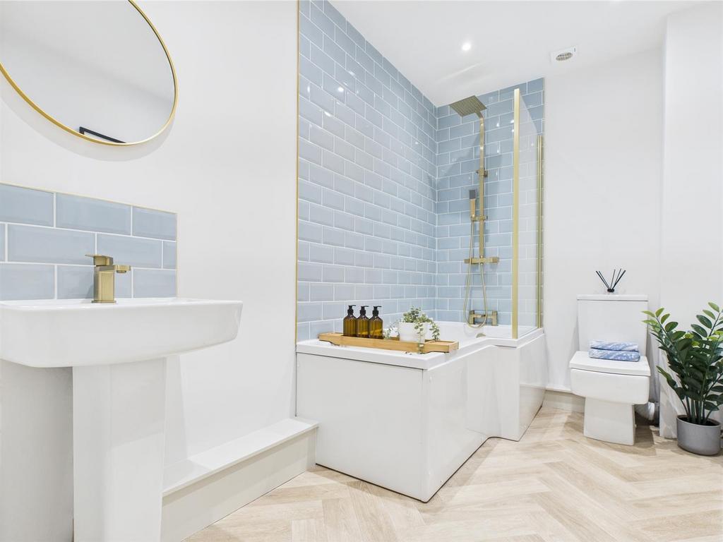Bath 1.jpg