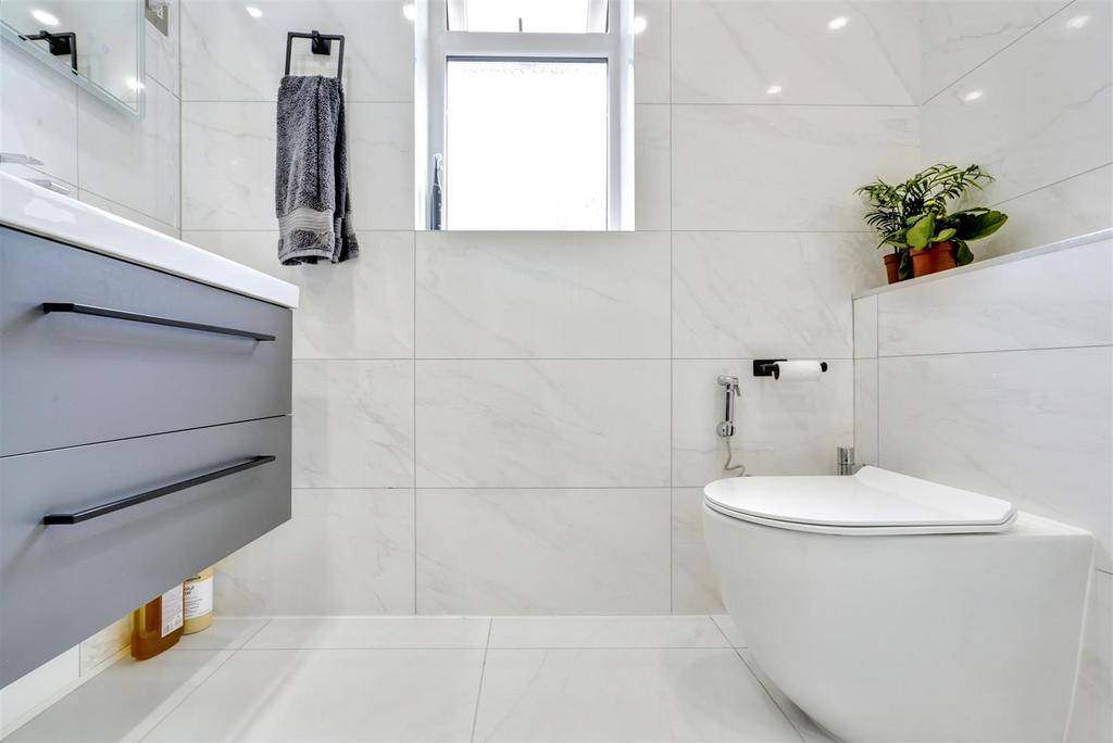 Shower Room 1 3.jpeg