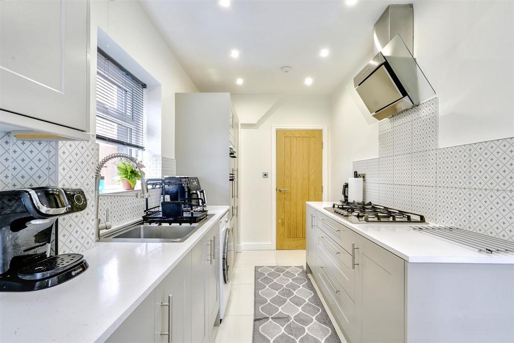 Kitchen 1 2.jpeg