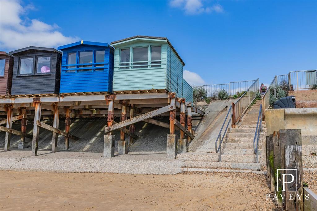 Beach hut