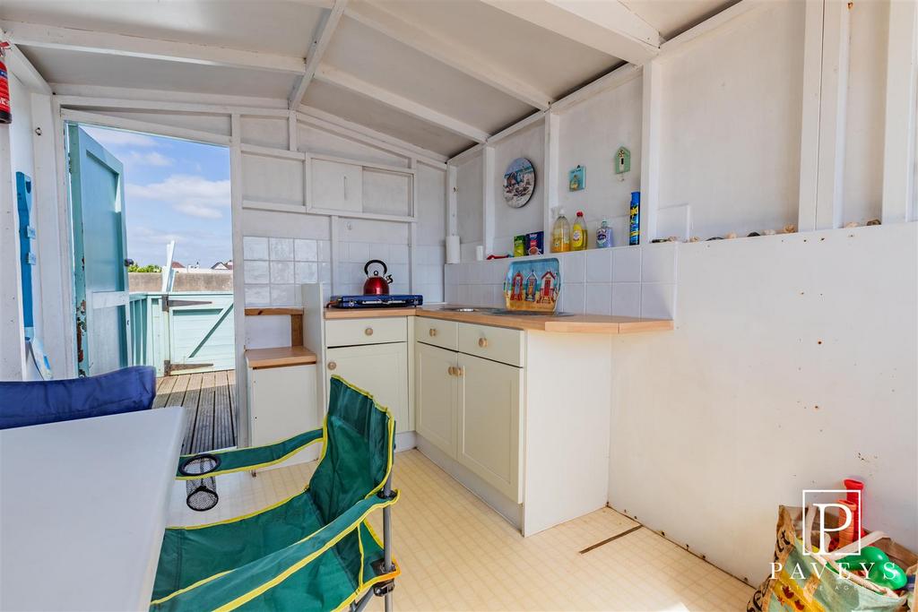Beach hut