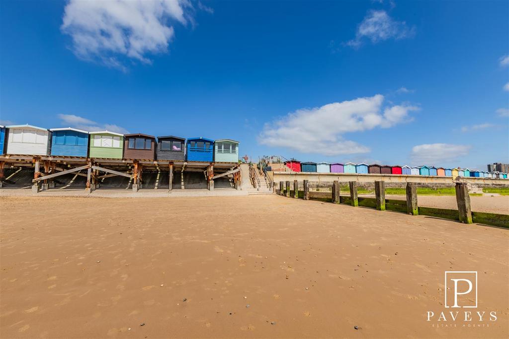 Beach hut
