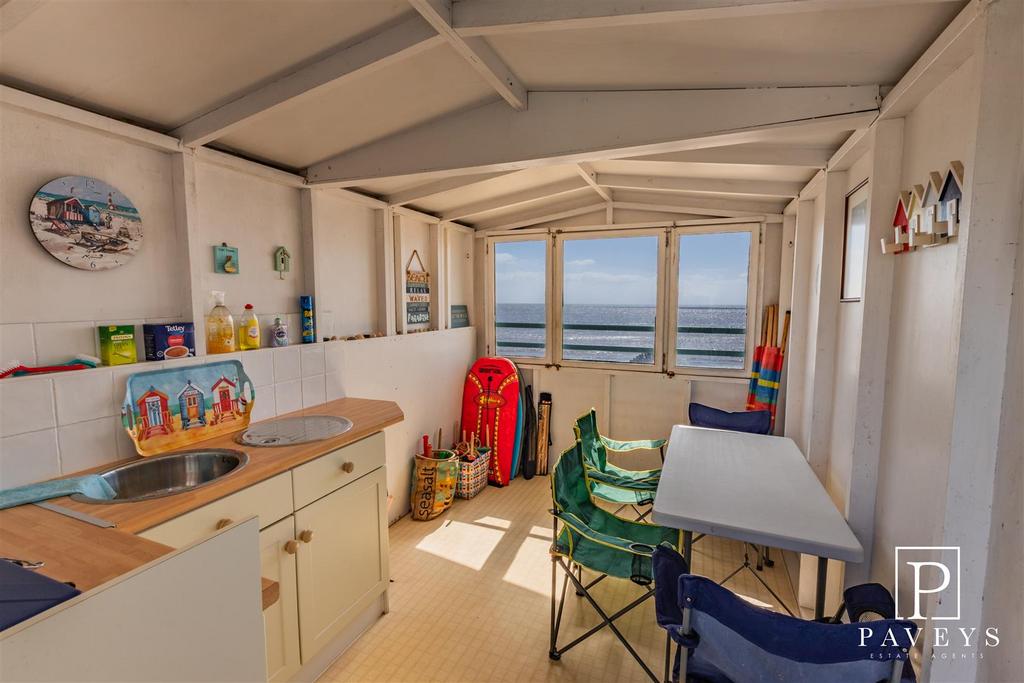 Beach hut