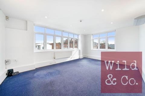 Warehouse to rent, Skeltons Lane, London