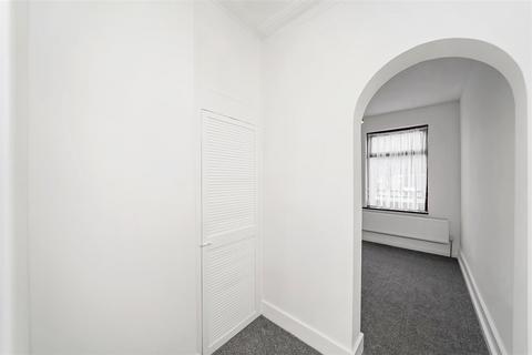 44 Raynham Terrace, London, N18 2JN