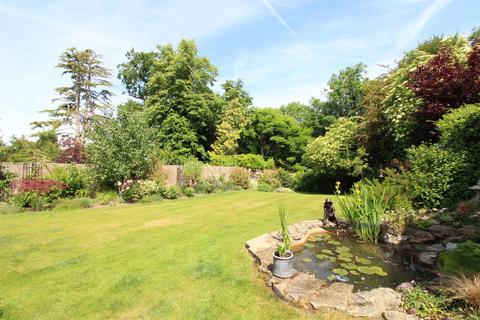 6 Cherry Orchard, Ashtead, KT21 1HS
