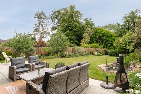 6 Cherry Orchard, Ashtead, KT21 1HS