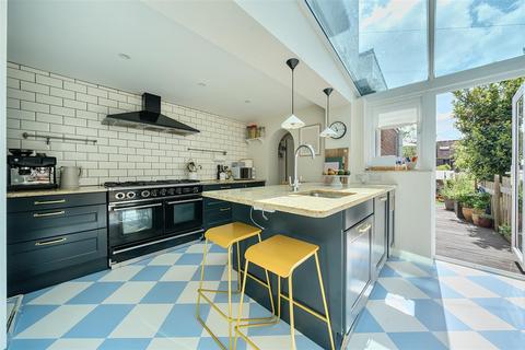 undefined, Woodview, Arundel