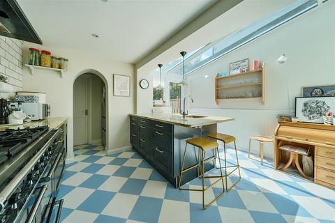 undefined, Woodview, Arundel