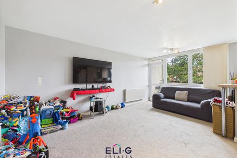 2 bedroom flat for sale, Parson Street, Hendon Hall Court, NW4