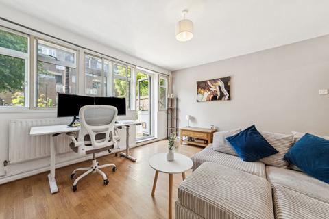 2 bedroom maisonette to rent, Lowood Street, London E1
