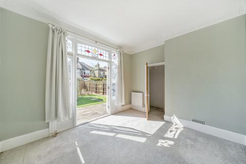 96 Wyatt Park Road, London, SW2 3TP
