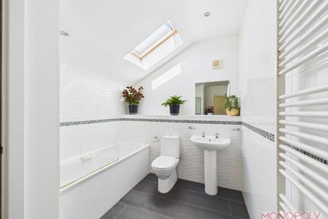 8 Bentley Place, Wrexham, LL13 8DQ