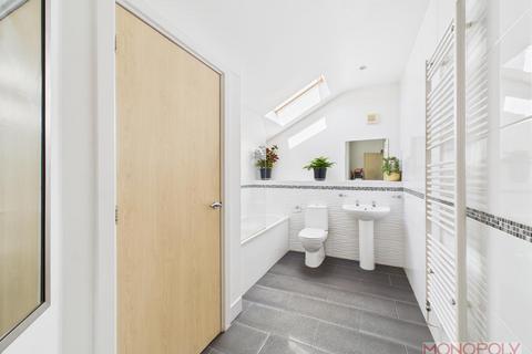 8 Bentley Place, Wrexham, LL13 8DQ