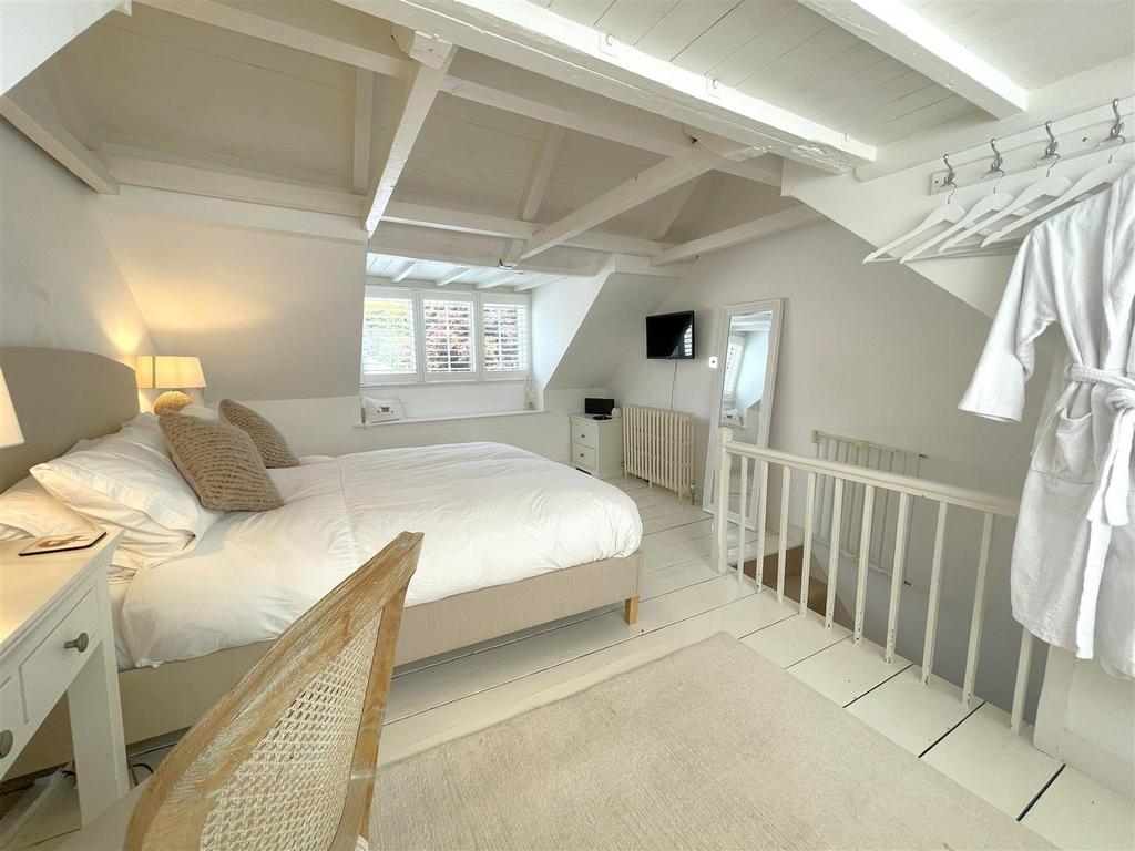 Bedroom one 2.jpg