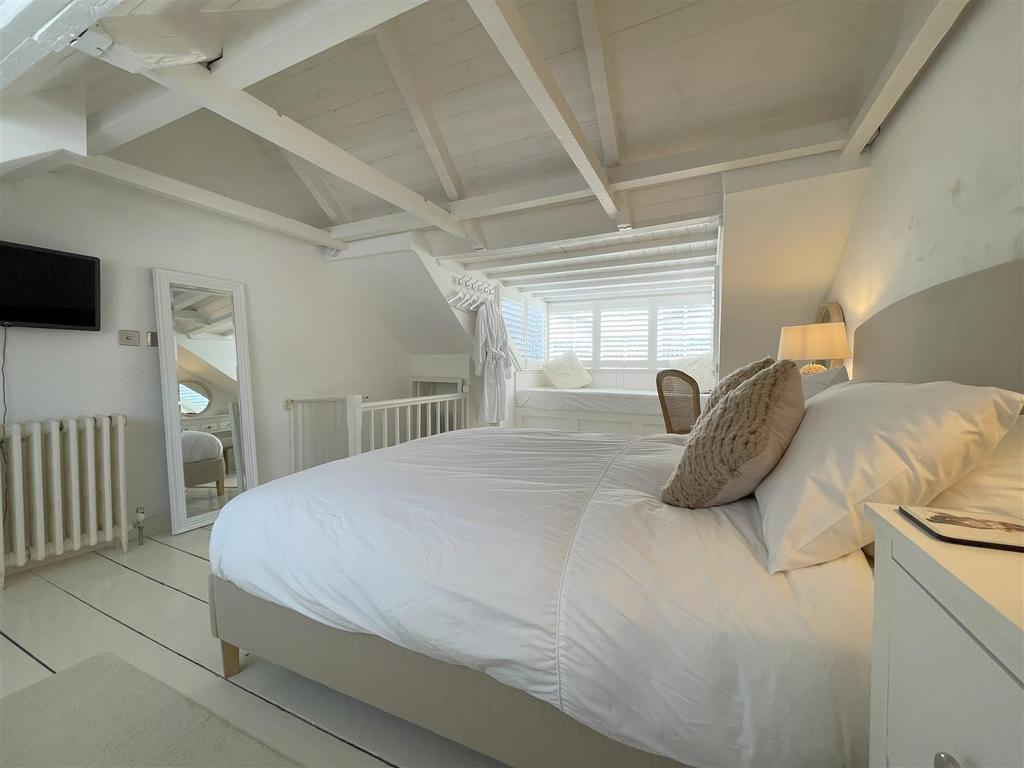 Bedroom one.jpg