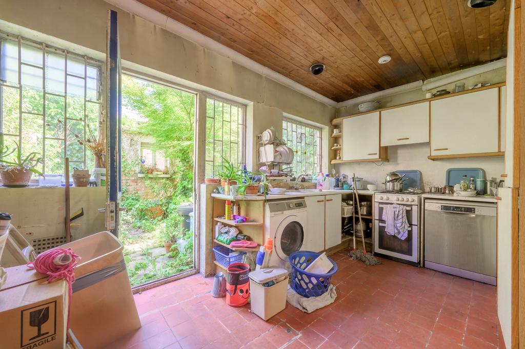 Kitchen / Garden