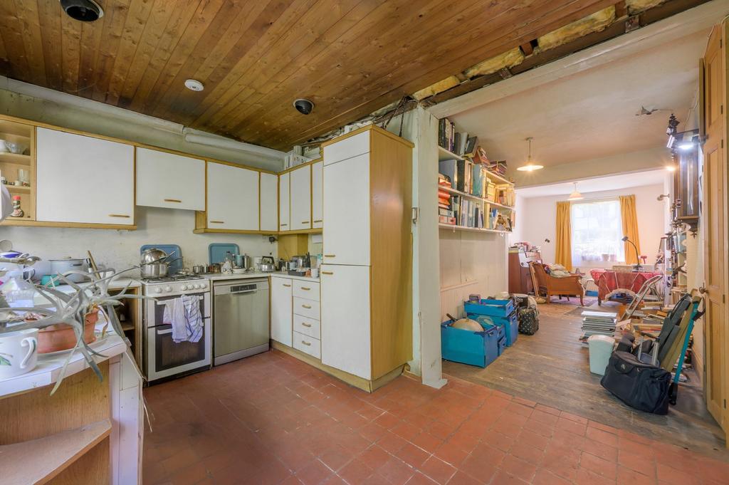Kitchen  / Reception