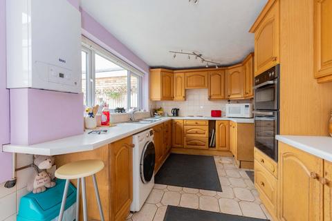 8 Windrush Avenue, Langley, Slough, SL3 8ER