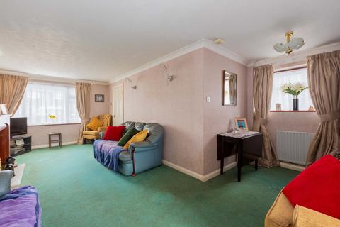 8 Windrush Avenue, Langley, Slough, SL3 8ER