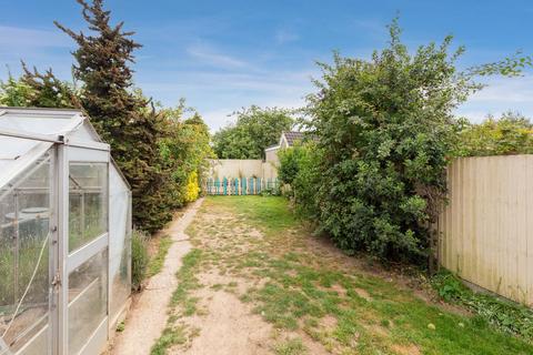 8 Windrush Avenue, Langley, Slough, SL3 8ER