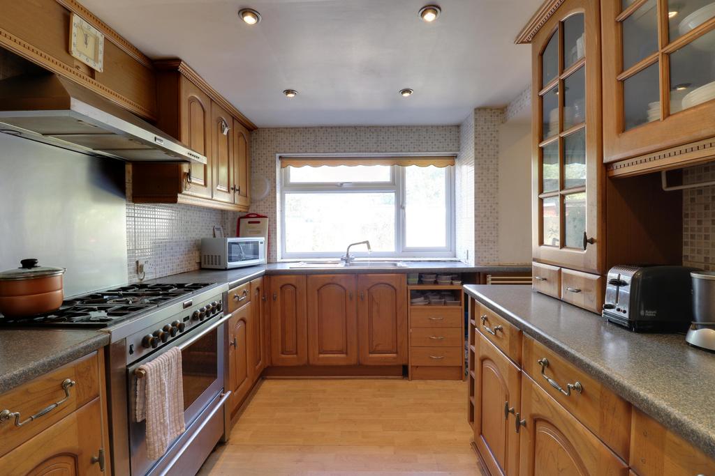 Fitted kitchen