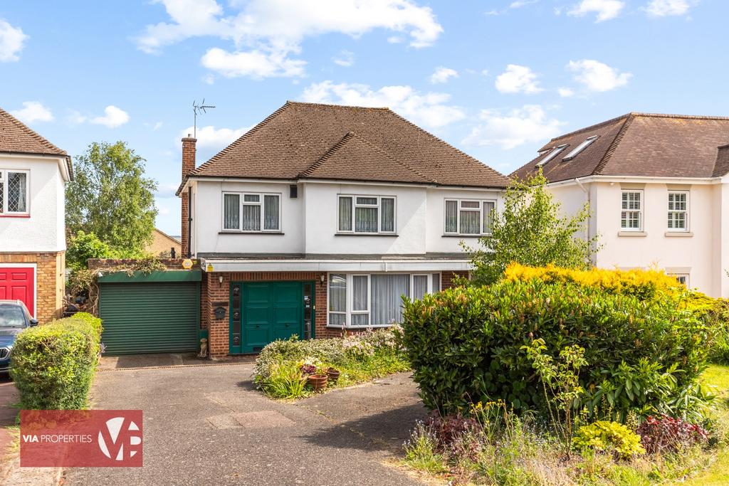 20 Baas Lane Broxbourne via properties estate...