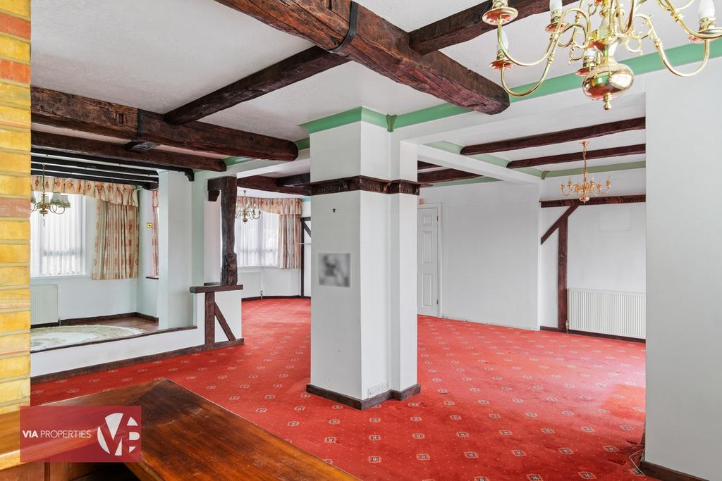 20 Baas Lane Broxbourne via properties estate...