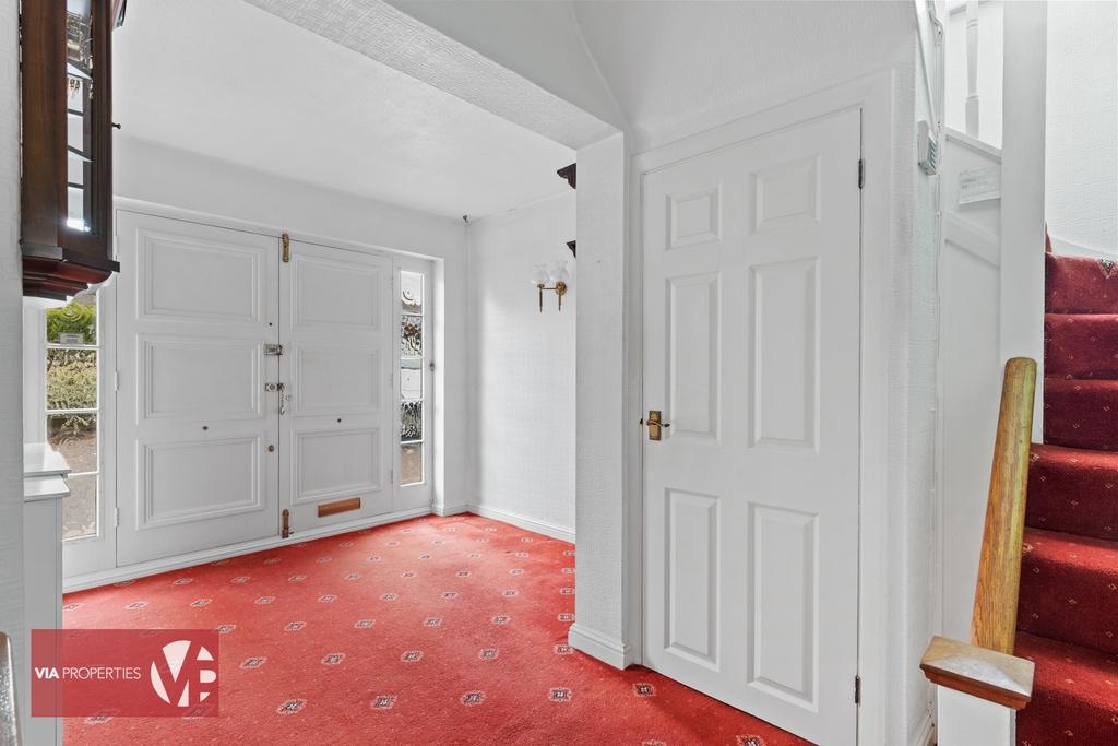 20 Baas Lane Broxbourne via properties estate...