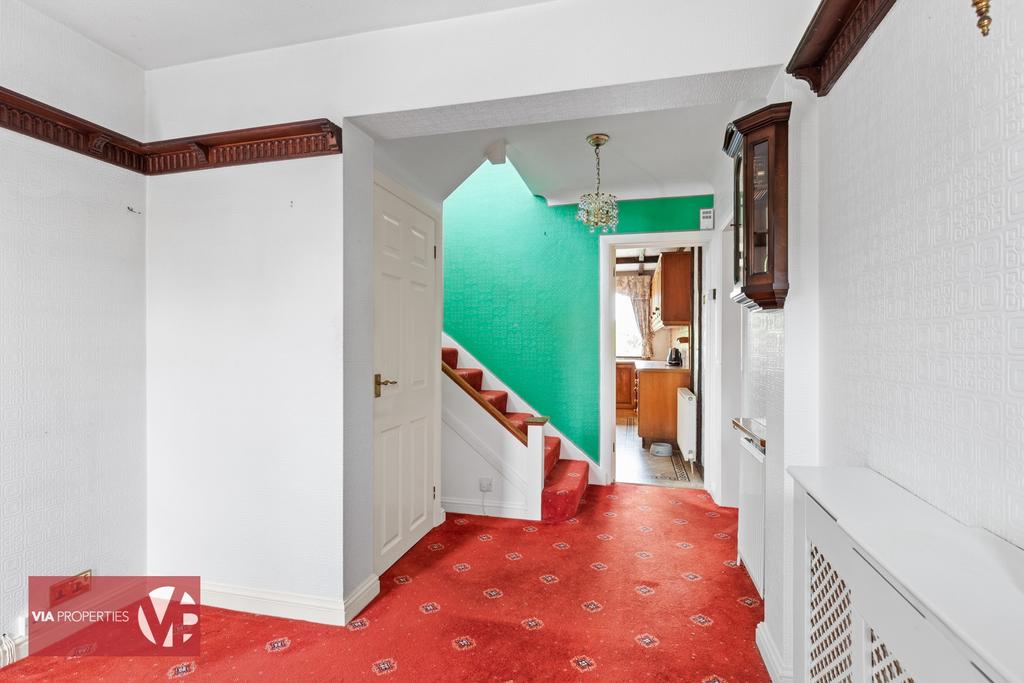 20 Baas Lane Broxbourne via properties estate...