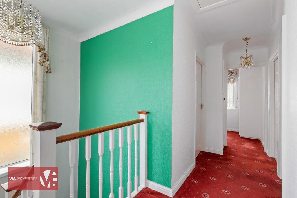 20 Baas Lane Broxbourne via properties estate...