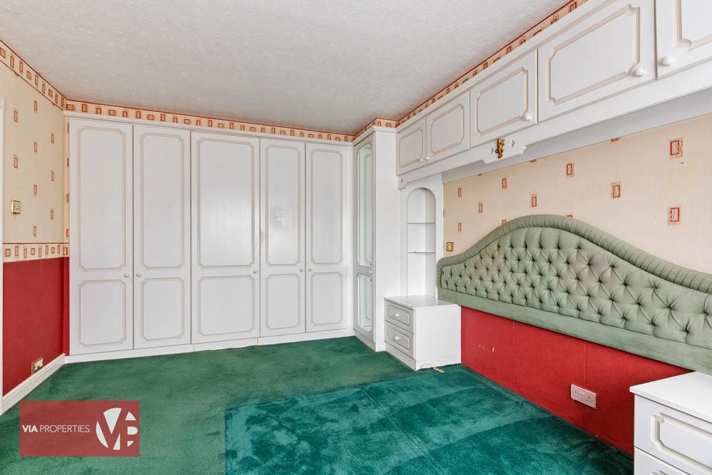 20 Baas Lane Broxbourne via properties estate...