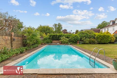 4 bedroom detached house for sale, Baas Lane, Broxbourne EN10