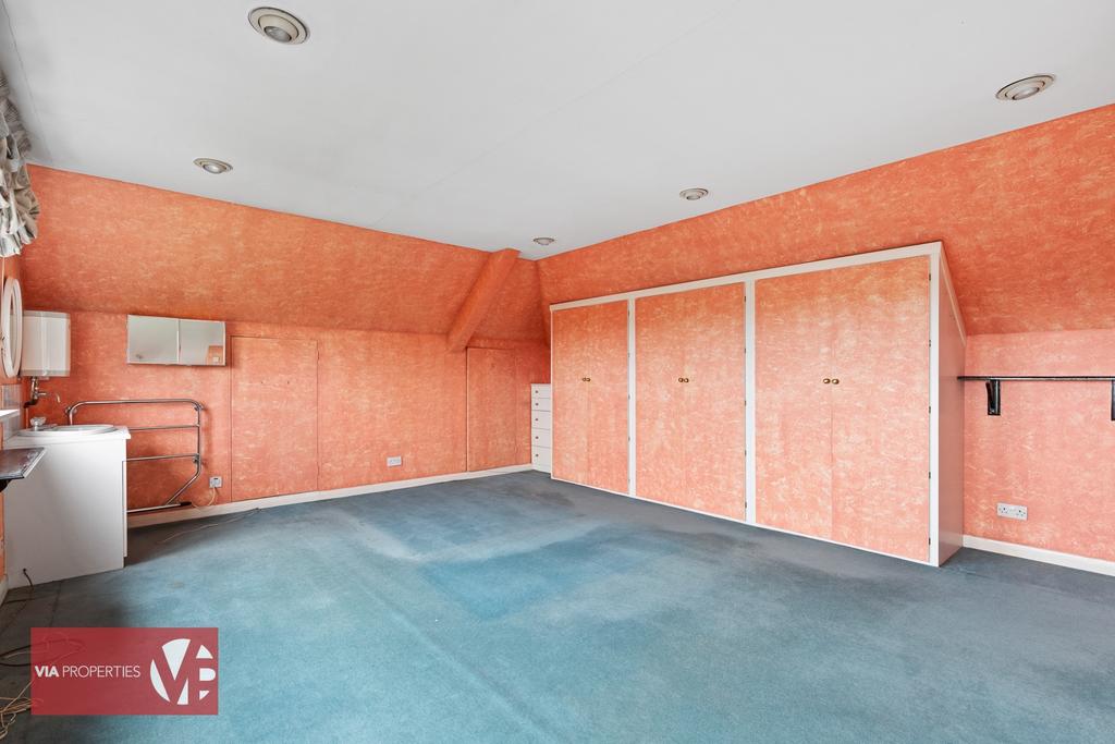 20 Baas Lane Broxbourne via properties estate...