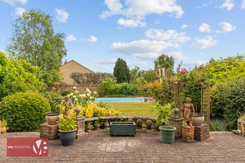 4 bedroom detached house for sale, Baas Lane, Broxbourne EN10