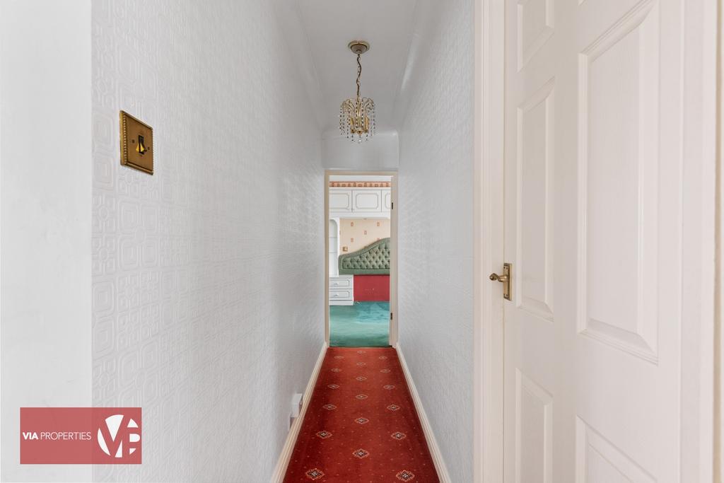 20 Baas Lane Broxbourne via properties estate...