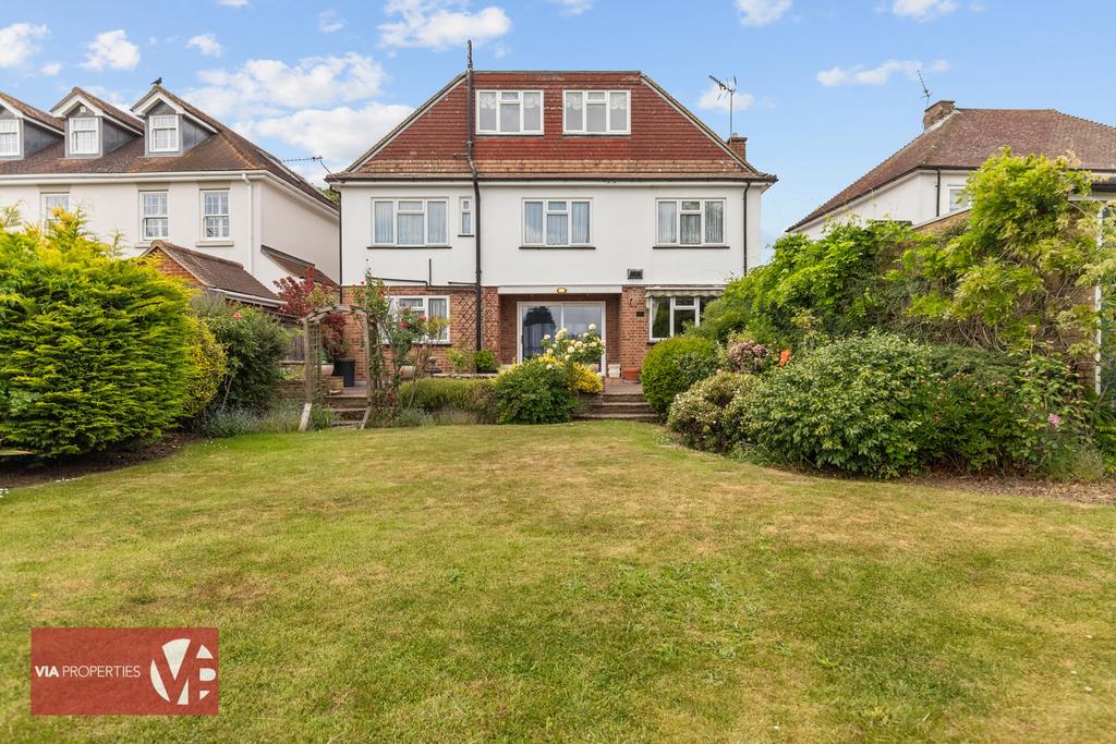 20 Baas Lane Broxbourne via properties estate...