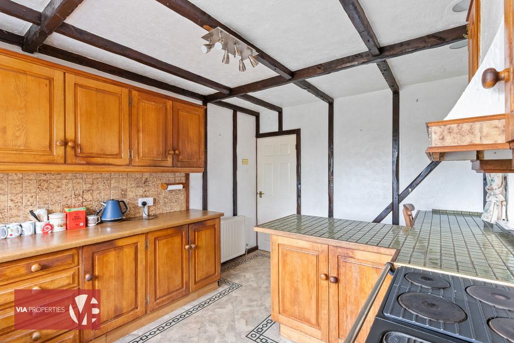 20 Baas Lane Broxbourne via properties estate...