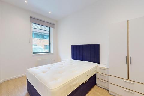 1 bedroom flat to rent, Riverbank Way