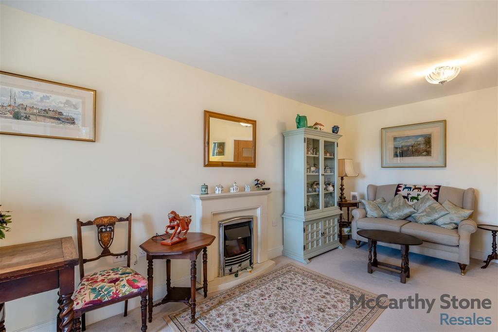 8645771-interior04.jpg