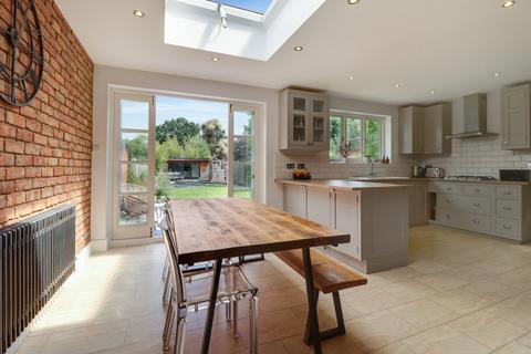 79 Hare Lane, Claygate, Esher, KT10 0QX