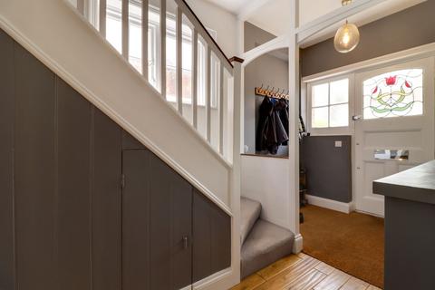 79 Hare Lane, Claygate, Esher, KT10 0QX