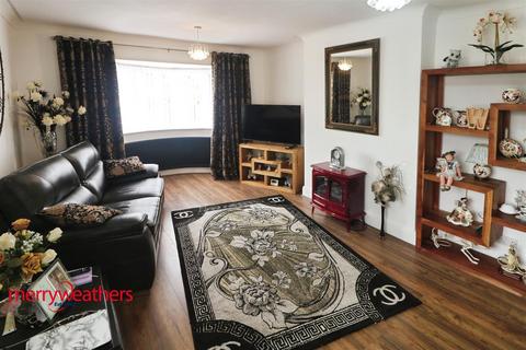 13 Chiltern Walk, Barnsley, S75 2HJ