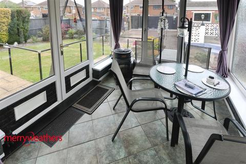 13 Chiltern Walk, Barnsley, S75 2HJ
