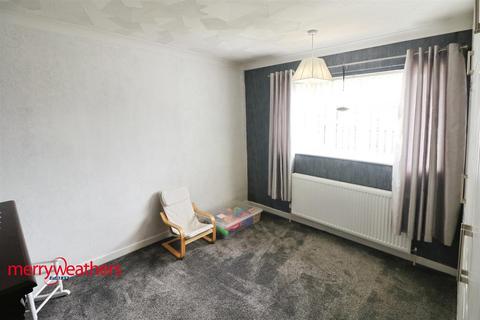 13 Chiltern Walk, Barnsley, S75 2HJ