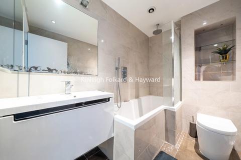 2 bedroom flat to rent, Plough Way, Surrey Quays, London, SE16