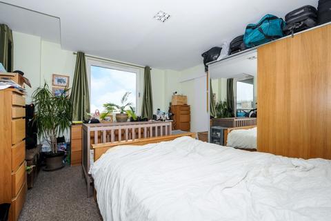 2 bedroom flat to rent, Plough Way, Surrey Quays, London, SE16