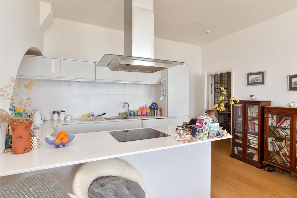 Lounge/ Kitchen