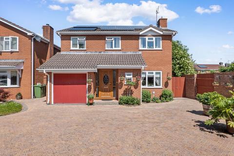 11 Bullfinch Close, St. Peter's, Worcester. WR5 3SL
